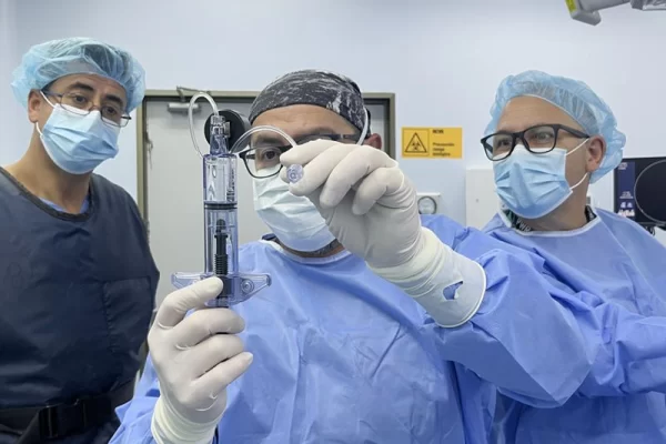 Innovadora cirugía urológica llega a la Región de Los Lagos