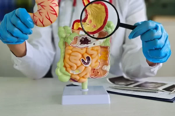 Innovador procedimiento de alta complejidad posiciona a Clínica Puerto Montt Achs Salud como referente en cirugía digestiva en la región de Los Lagos